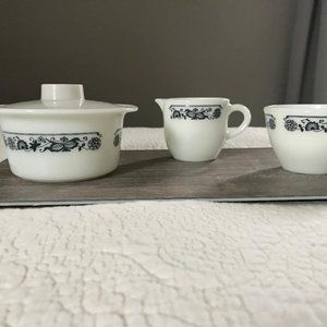Corelle Old Towne Blue Accessory Set (3)